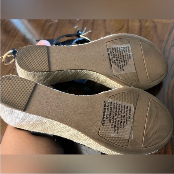 black wedges like new used once - Picture 4 of 4